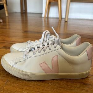 Veja Women's White and Pink Trainers